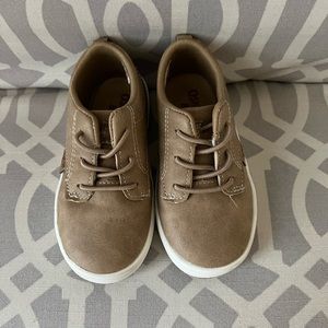 OshKosh Tan Slip on Dress Sneakers 8C